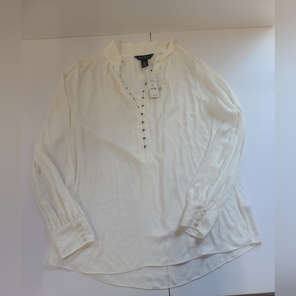 White House Black Market White Blouse Classic Button-Down